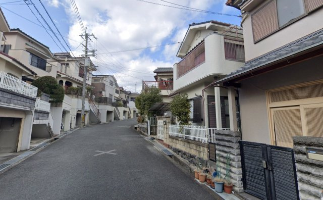 真上町６丁目戸建の周辺