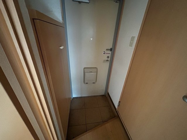 メゾンアルボーレの玄関