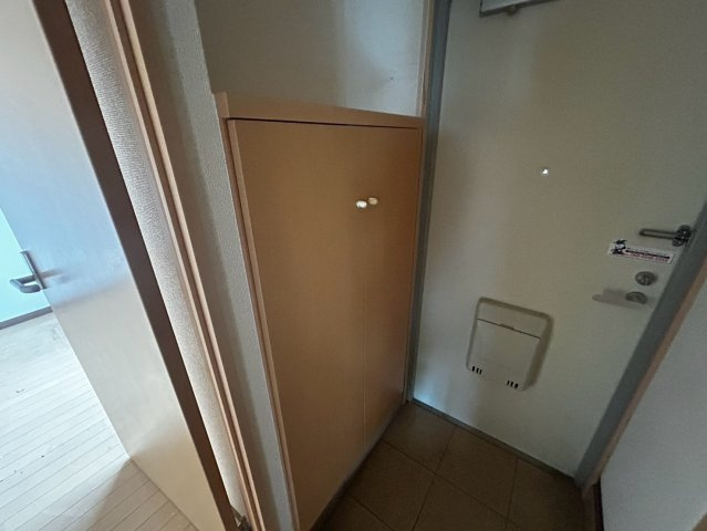 メゾンアルボーレの玄関