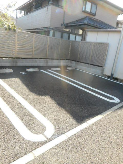 ピースパレスの駐車場