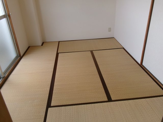 フェリスメンテ狩口台の和室
