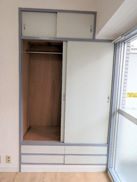 アネックス国領の収納