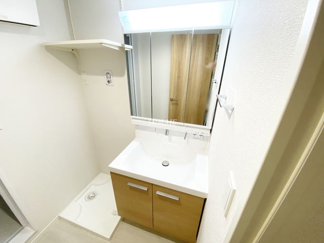 ステラコート浅間町の洗面所|三面鏡タイプの洗面台☆