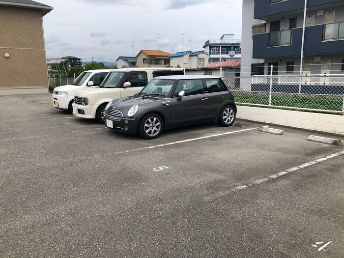 サンハイム常吉の駐車場