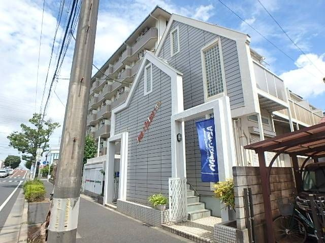 ジュネパレス松戸第１３３のエントランス
