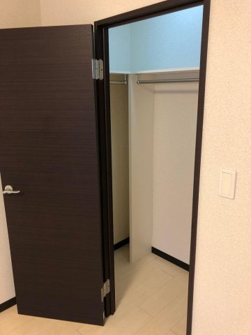 レオネクスト美郷の内装|約１畳のウォークインクローゼット完備！！