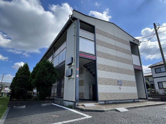 レオパレス多摩百草の外観
