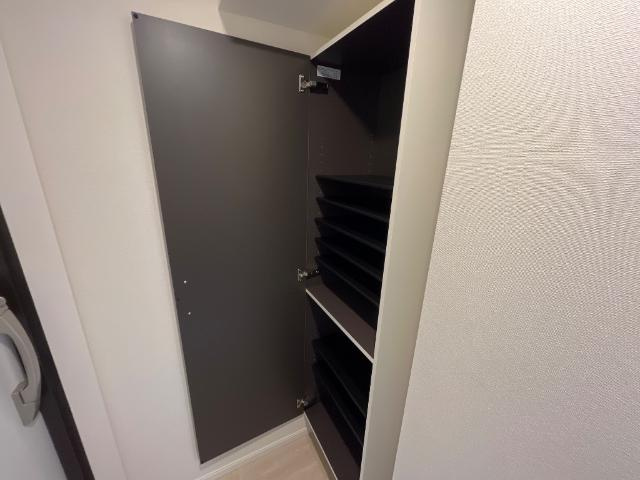 仮）八王子市北野町マンション新築工事の収納|下駄箱（イメージ）