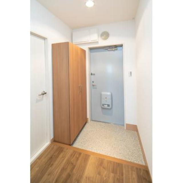 フローラコートの玄関|※写真は同タイプ住戸です。