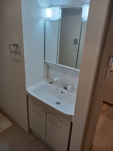 トレスト府中の洗面所