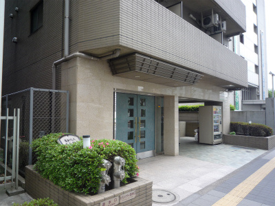 菱和パレス府中駅前のエントランス