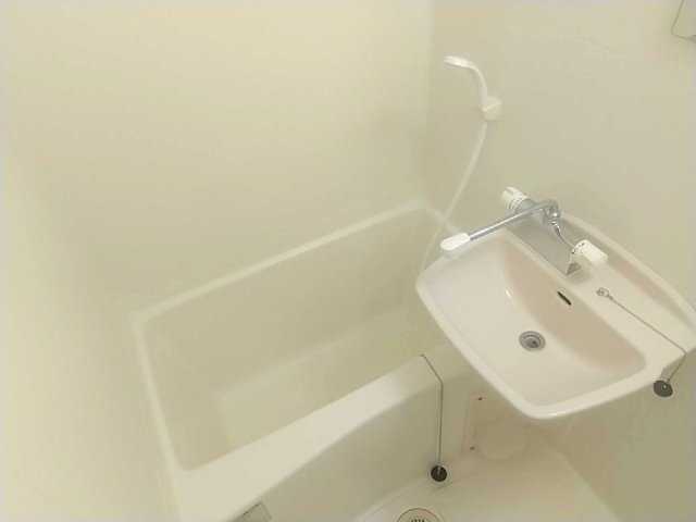 レオパレスＭＡＣＨＩＤＡの浴室
