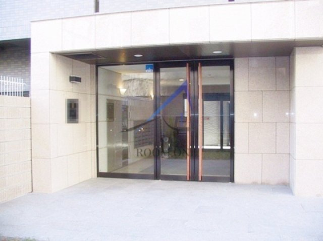 ルーブル学芸大学六番館のエントランス|エントランスです。