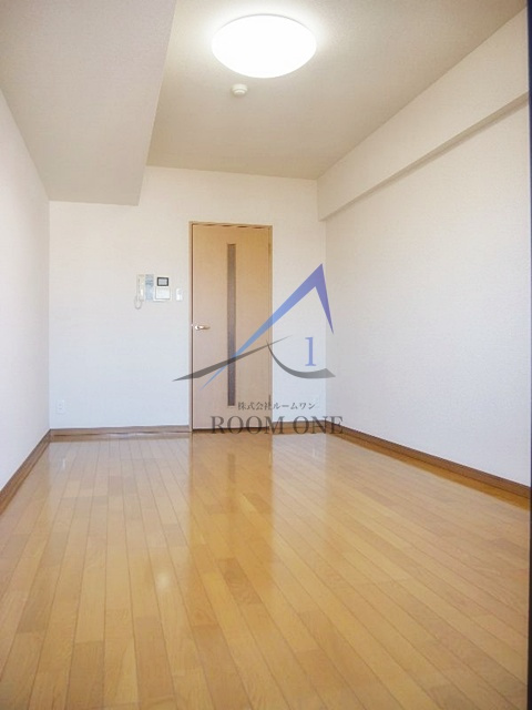 ルーブル学芸大学六番館の居間・リビング|洋室のお部屋です。