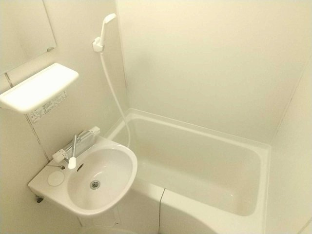レオパレスＨＳＩ　ＲＩＶＥＲの浴室