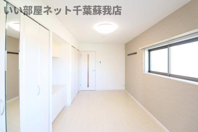 グレイス本千葉の居間・リビング|こちらのリビングで趣味の時間をお楽しみください