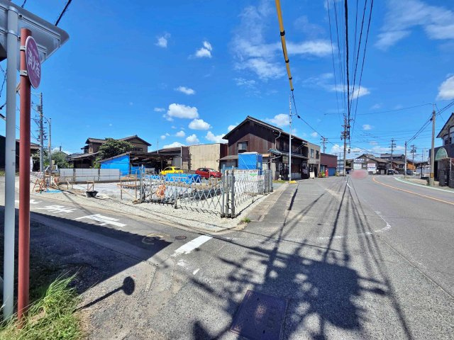 【前面道路含む現地写真】 | 東海市養父町01期　１号棟【仲介手数料0円】