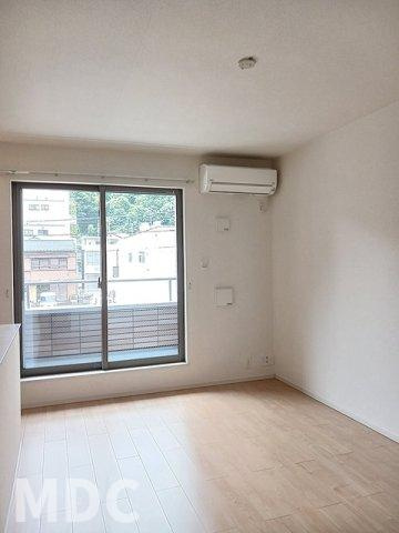 徳島市西新町５丁目のアパートの居間・リビング