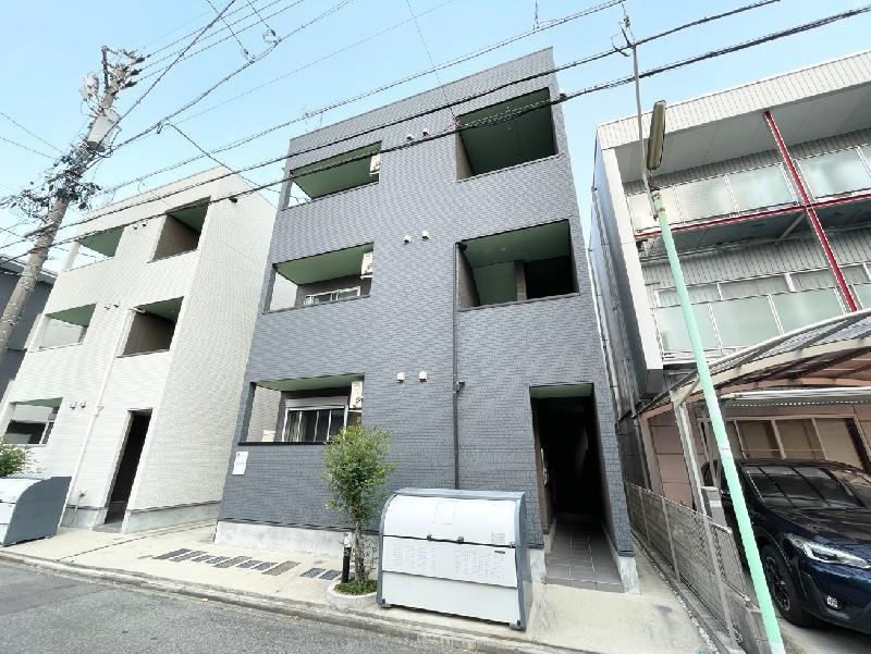 アルストロメリア栄生の外観