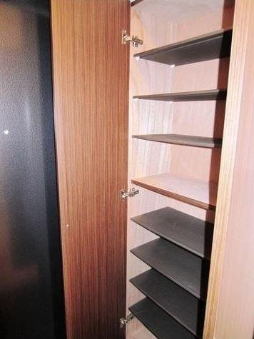 オーククレストビルの収納|シューズボックス