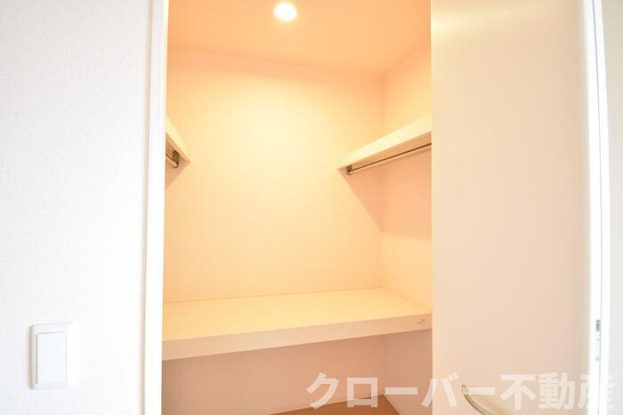 スマートフォー B館の収納|ウォークインクローゼット
