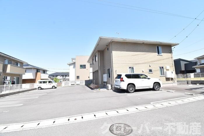 スマートフォー B館の駐車場|駐車場