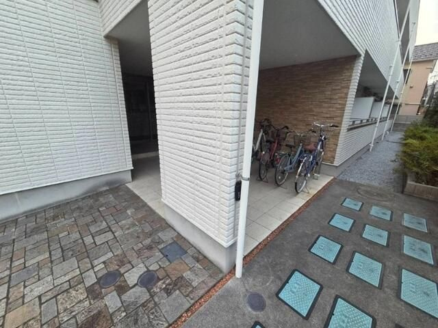 Ｒａｆｆｉｎｅ蕨のエントランス