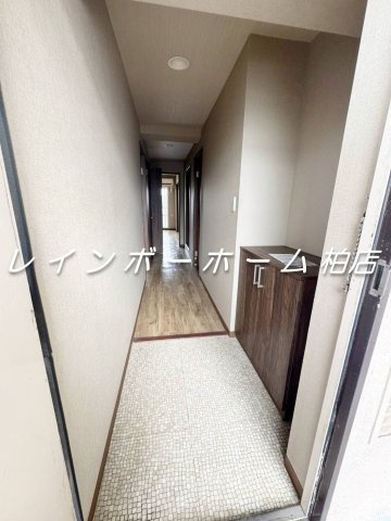 特典：仲介手数料が無料です!!の玄関|ゆったりとした玄関です
