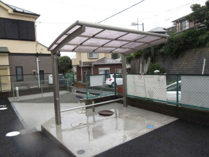 ジェルベーラ湘南のその他共用部分|駐輪場には屋根があります！
