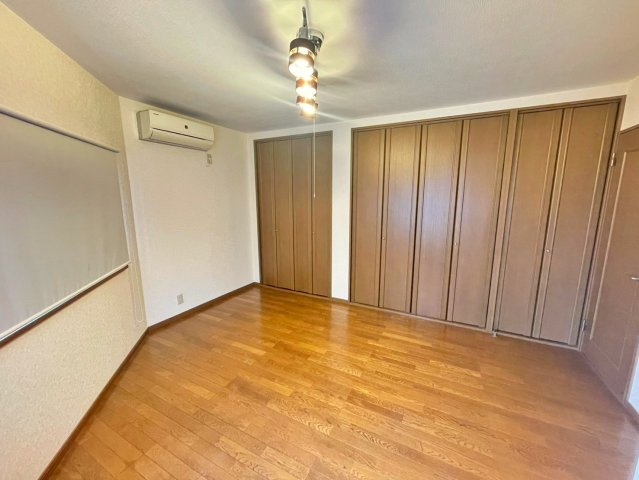 寝屋川市堀溝３丁目の洋室|たっぷり収納付き！
