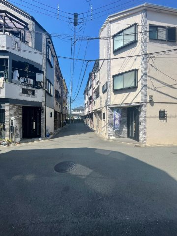 寝屋川市堀溝３丁目の前面道路含む現地写真