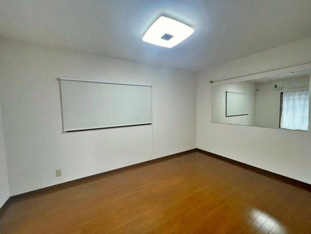 寝屋川市堀溝３丁目の居間・リビング