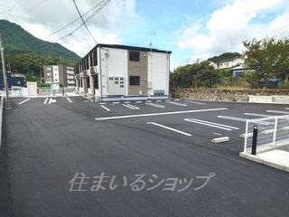 シャトーＫＩＮＫＩ　Ａの駐車場
