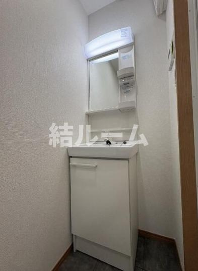 板橋区坂下１丁目のアパートの独立洗面台