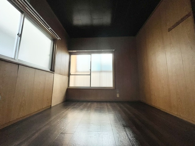 高松戸建の洋室
