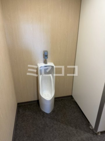 佐谷中央ビル　BRAVI不動産のトイレ|【佐谷中央ビル】清潔感のあるトイレです