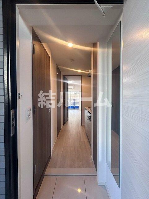 川口市西青木１丁目の賃貸マンションの玄関|別号室参考写真