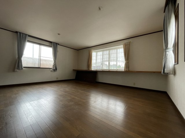 南飯塚中古戸建の洋室