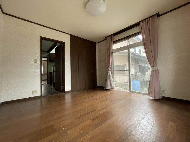 南飯塚中古戸建の洋室