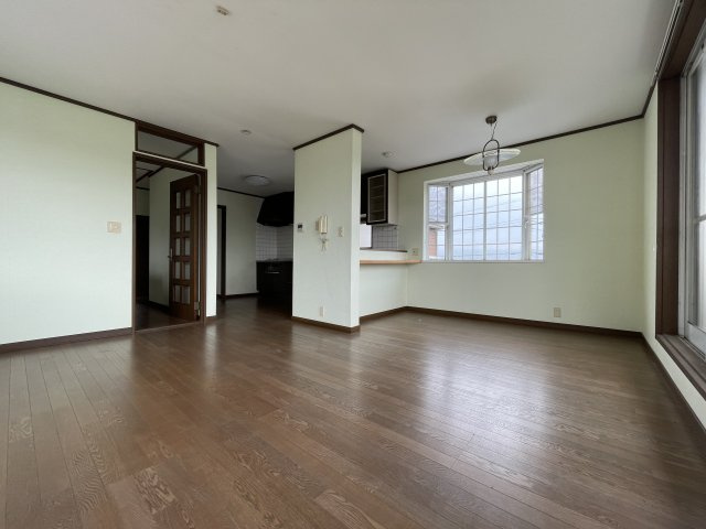 南飯塚中古戸建の居間・リビング