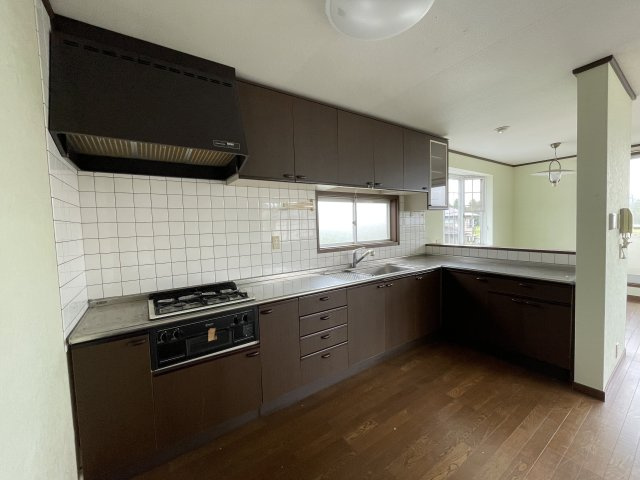 南飯塚中古戸建のキッチン