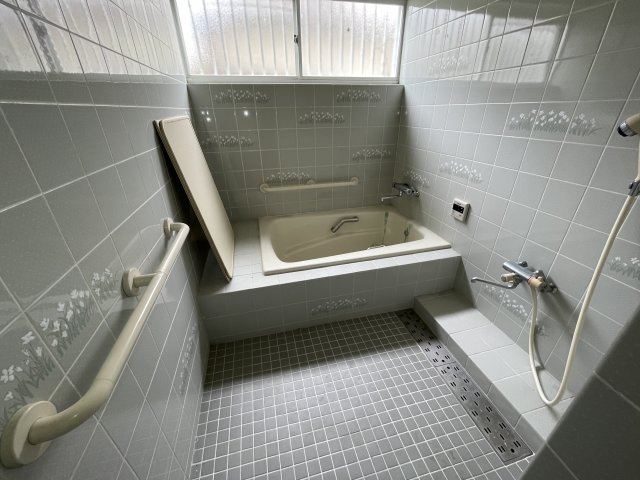 南飯塚中古戸建の浴室