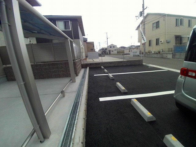神戸市西区玉津町西河原のアパートの駐車場