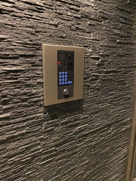 グランデクラッセ新都心のエントランス