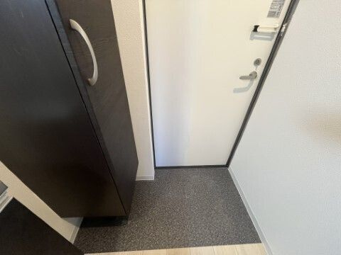 ジーメゾン岩槻本丸の玄関