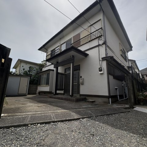 荒川邸貸家の外観|落ち着いた雰囲気の外観です