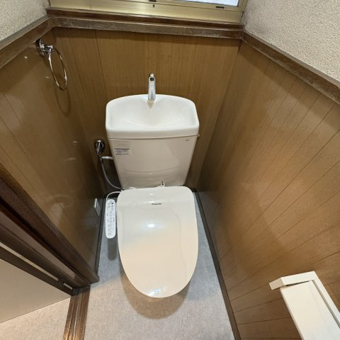 荒川邸貸家のトイレ|コンパクトで使いやすいトイレです