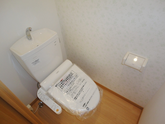GraceHarp花畑のトイレ|落ち着いた色調のトイレです