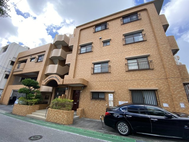 ライオンズマンション松山の外観