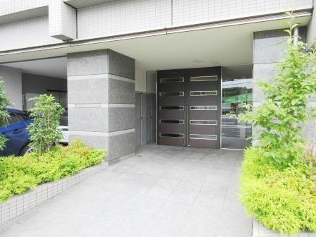 Robust　Court　（ロバストコート）のエントランス